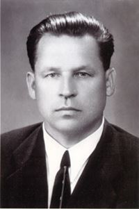 Первый директор Александр Романович Суслов